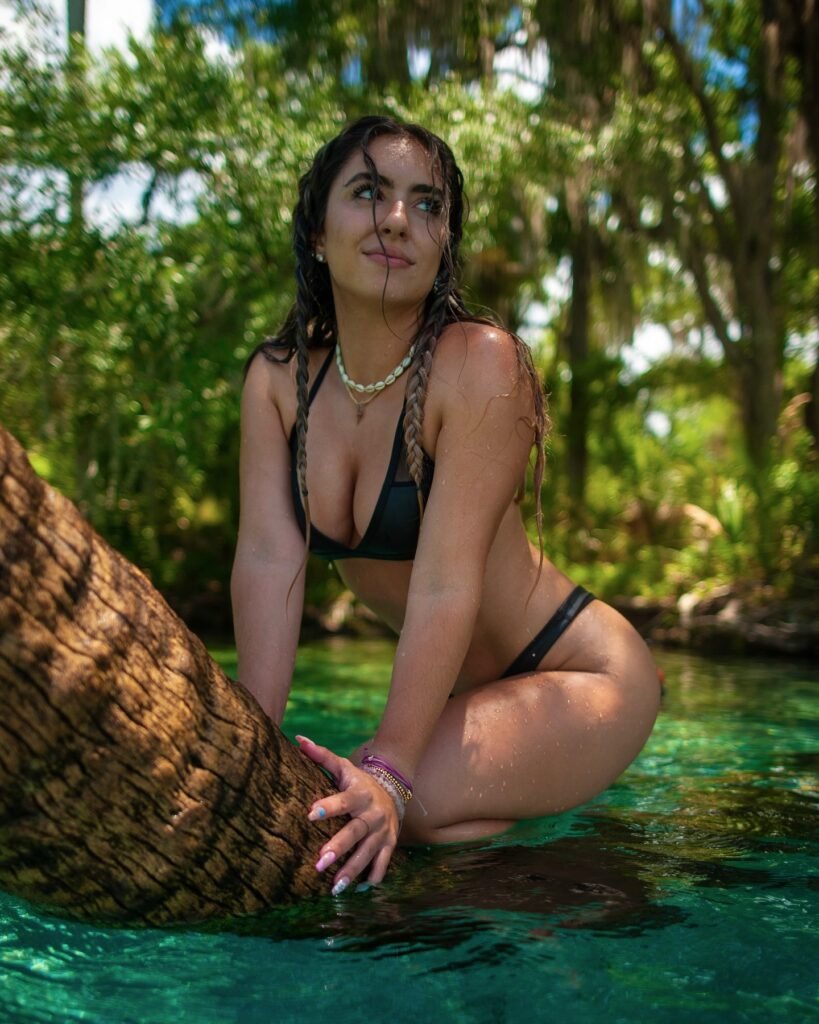 La tarde en que se acercó al agua… y su mirada decidió mandar